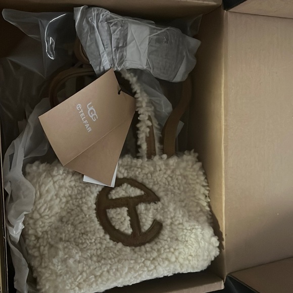 UGG x TELFAR small reverse bag 100% authentic - Picture 1 of 2